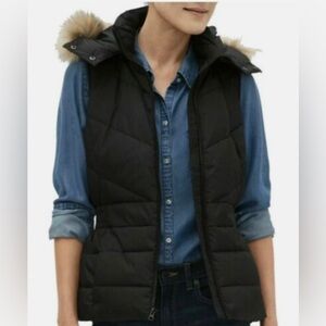 Banana Republic Black Puffer Vest with Tan Faux Fur Hood